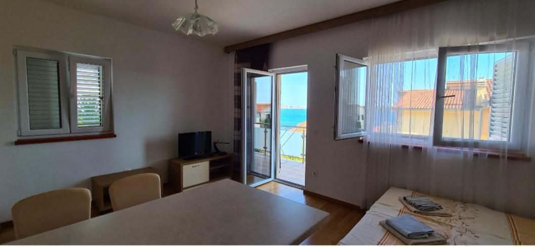 Apartmani Gizela Donji Seget Chambre photo