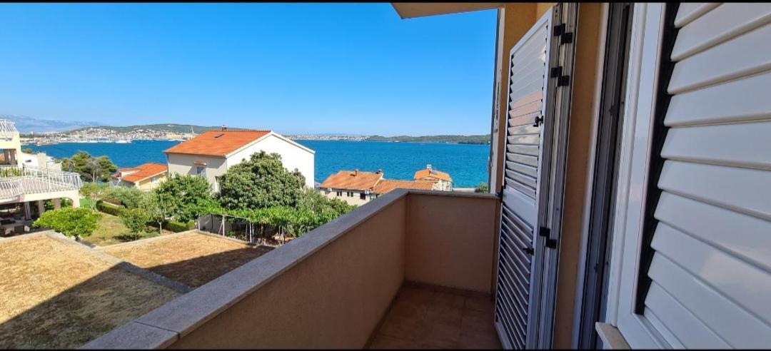 Apartmani Gizela Donji Seget Chambre photo
