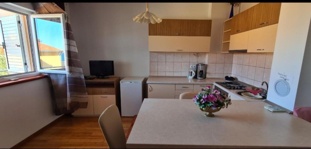 Apartmani Gizela Donji Seget Chambre photo