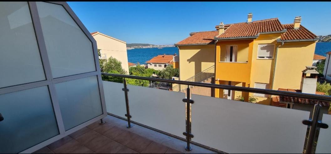 Apartmani Gizela Donji Seget Chambre photo