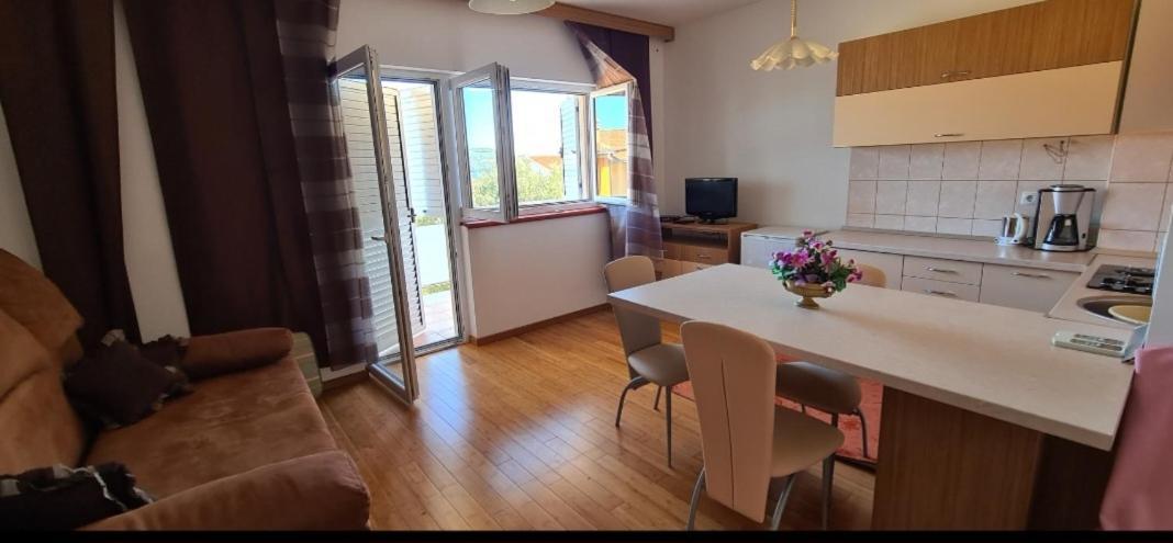 Apartmani Gizela Donji Seget Chambre photo